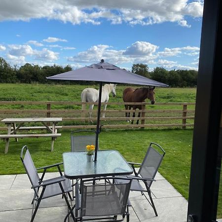 Mowbray Cottages & Glamping South Kilvington ภายนอก รูปภาพ