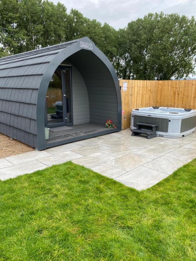 Mowbray Cottages & Glamping South Kilvington ภายนอก รูปภาพ