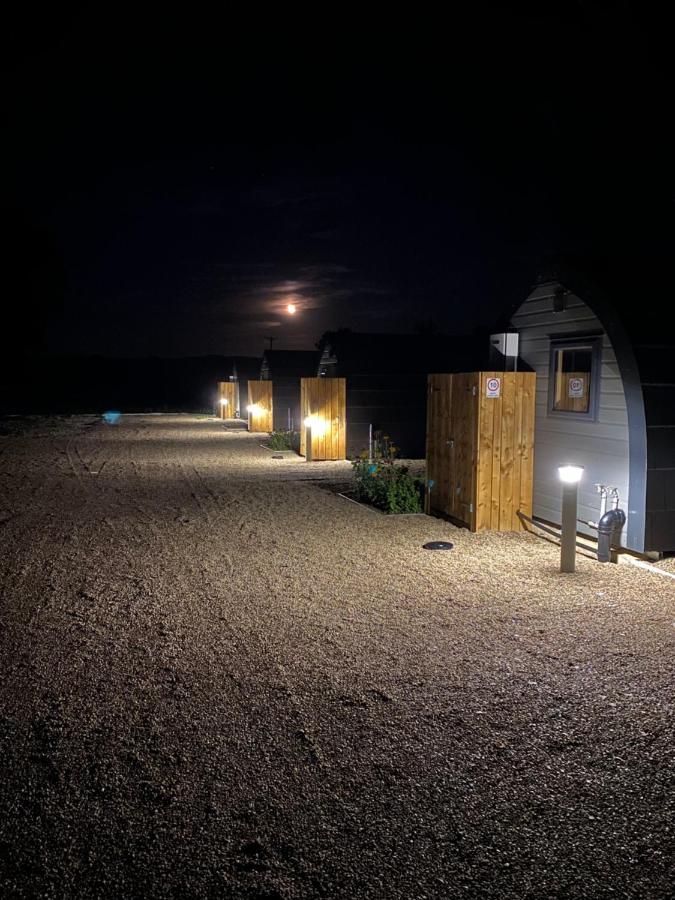 Mowbray Cottages & Glamping South Kilvington ภายนอก รูปภาพ